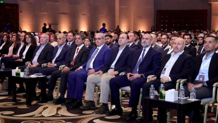 الحكومة تستعين بـ”المؤثرين” لنفي الشائعات..!