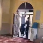 إلزام حدث ظهر في فيديو يرقص داخل مسجد بتنظيفه لمدة أسبوع