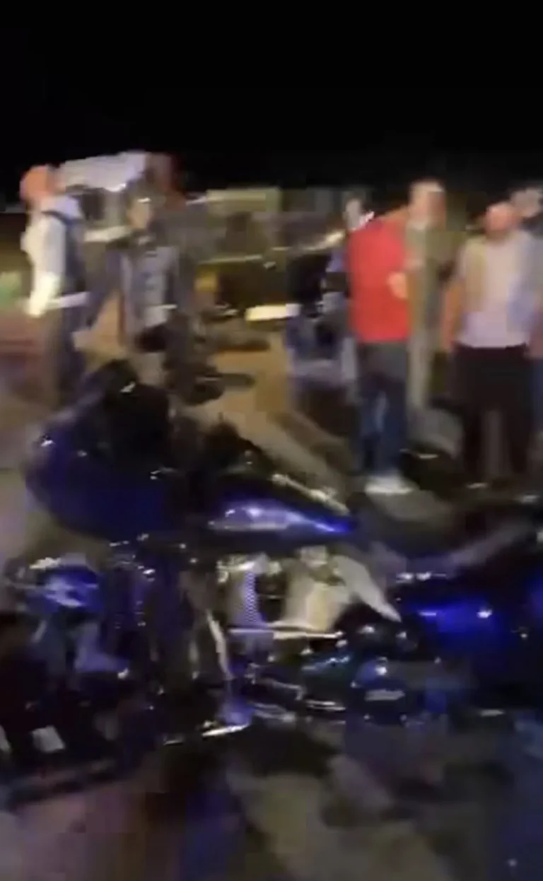 وفاة و9 إصابات إثر تصادم بين (بكب) و5 دراجات نارية في المفرق
