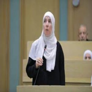 النائب أبو هنية تفتح ملف المنح الخارجية وتطالب بكشف تفصيلي