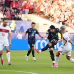 لاعب باراغواي يثير الجدل بعد “سرقة” ساعة يد حكم مباراة تركيا