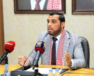 المشاقبة: مسؤولون يحفرون آبارًا مخالفة فما دور وزير المياه؟