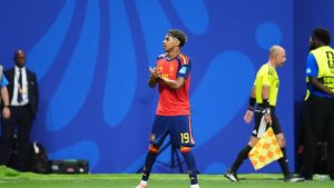 يامال يتعرض لتعليقات عنصرية بعد احتفاله بالسجود في كأس العالم