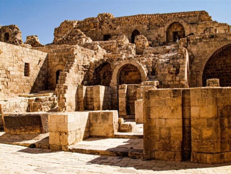 بالصور .. أقدم وأجمل 8 مدن سياحية في العالم