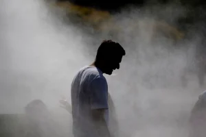 موجة حر شديدة تضرب أوروبا.. تدابير احترازية وتحذيرات وحريق كبير باليونان