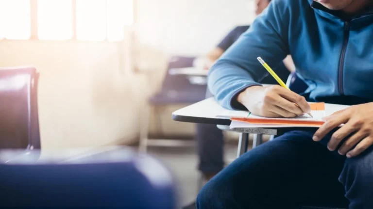التربية: أسئلة التوجيهي من المنهاج