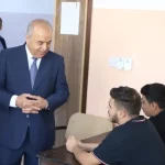 وزير التربية يتفقد غرفة العمليات الخاصة بامتحان التوجيهي