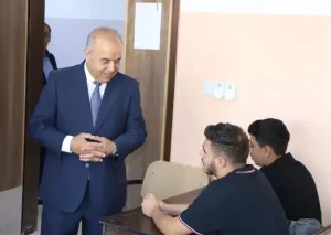 وزير التربية يتفقد غرفة العمليات الخاصة بامتحان التوجيهي