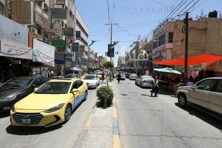 أهالي الزرقاء الجديدة يطالبون بوقف ترخيص خمارة قرب مسجد