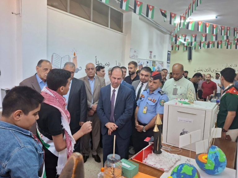 الحوامدة يرعى احتفال مدرسة محيي الدين بيوم الاستقلال.