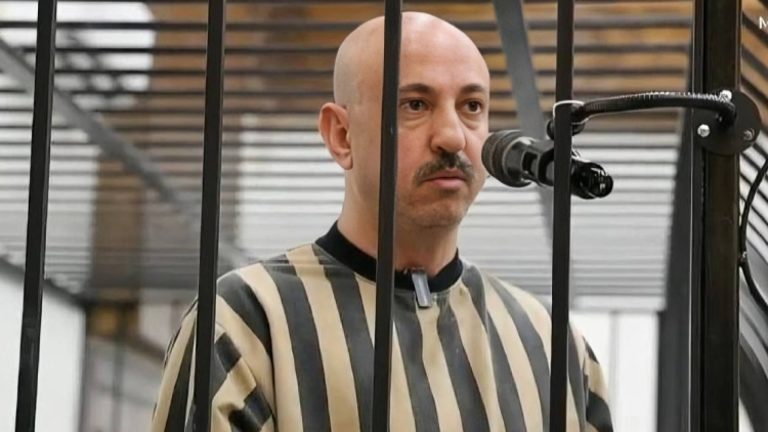 ابن عم بشار الأسد يمثل أمام محكمة جنايات دمشق وينفي تهم الميليشيات