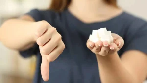 هل الإقلاع الكامل عن السكر يضر أكثر مما ينفع؟