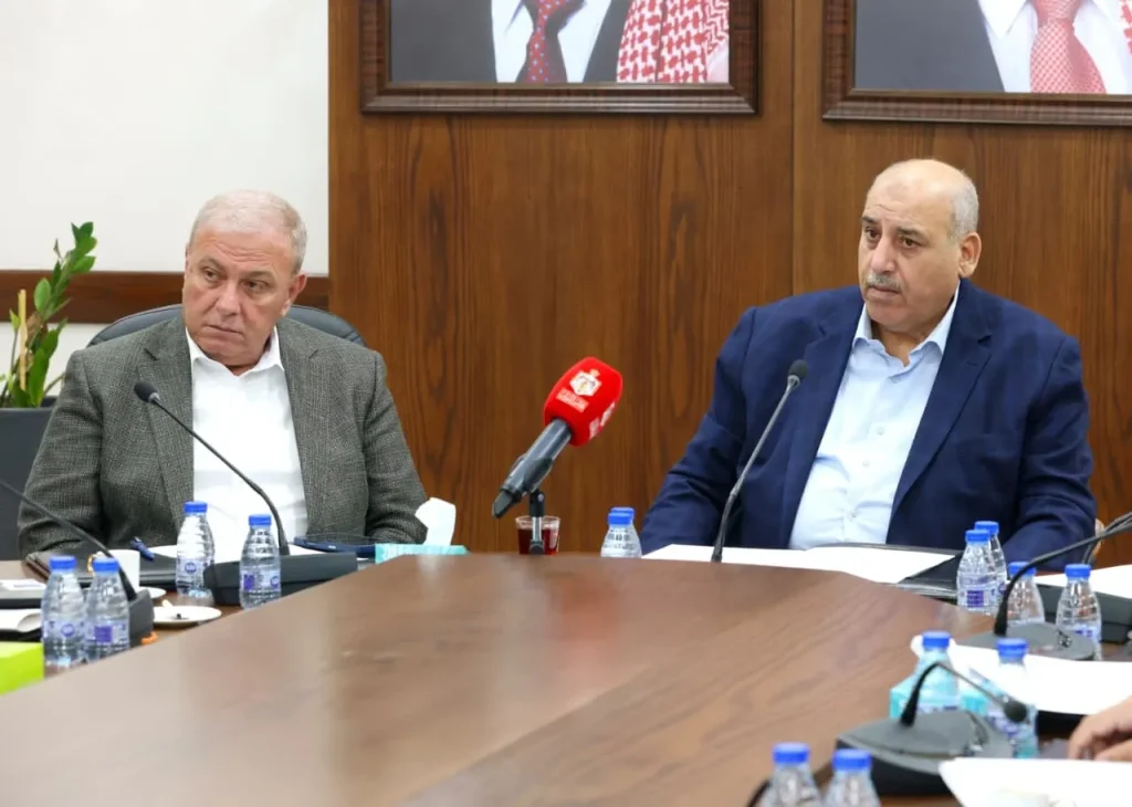 القاضي يترأس اجتماعاً لمكتب تنفيذي النواب
