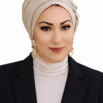 المرأة التي تستعد بهدوء للتاريخ