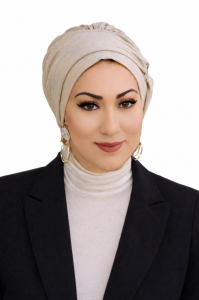المرأة التي تستعد بهدوء للتاريخ