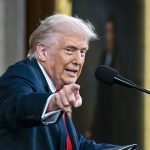 ترامب: ألف صاروخ جاهز لضرب إيران إن أقدمت على اغتيالي