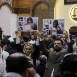 عاطف نجيب في محكمة «أطفال درعا»… مقاطعة الروايات وقصة «الشرارة الأولى»