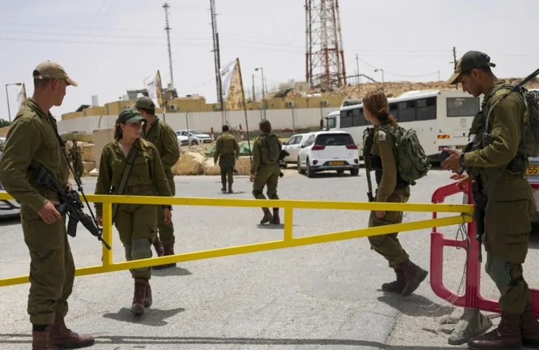 إسرائيل تكشف شبكة تهريب تضم مصريين وجنودًا إسرائيليين وتجارًا فلسطينيين