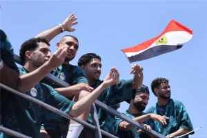 رجل أعمال إماراتي يقدم هدايا ثمينة للاعبي منتخب مصر