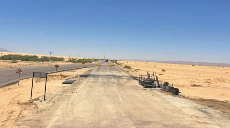 وفاة أم وطفلها بحادث سير على طريق وادي عربة