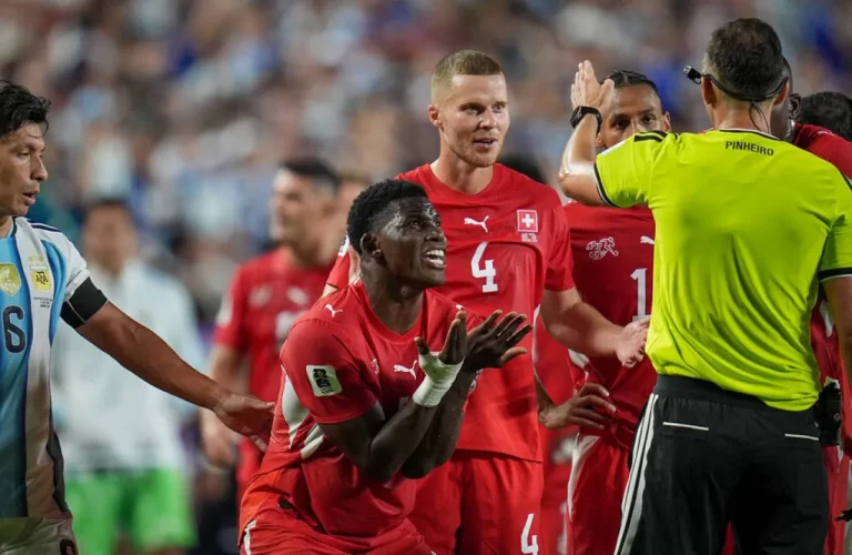 قصة أغرب طرد في مباراة الأرجنتين وسويسرا