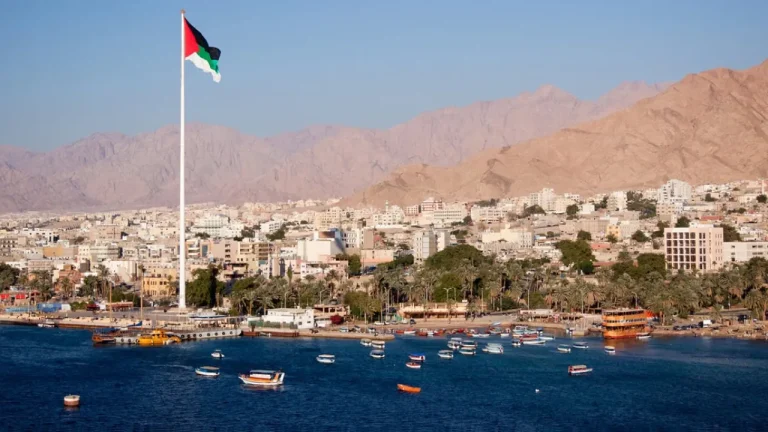 الجيش: إسقاط 4 صواريخ إيرانية سقطت داخل الأجواء الأردنية