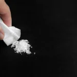 مكافحة المخدرات تحذر: متعاطي الكريستال قد يتحول إلى خطر على نفسه ومحيطه