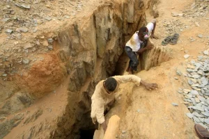 مصرع 15 عاملا بانهيار منجم ذهب شمالي السودان
