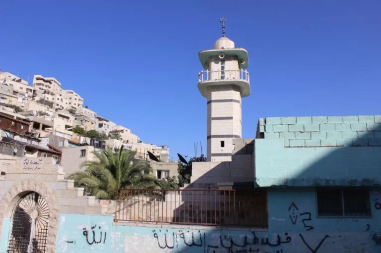 الكنيست يمهد لحظر الأذان