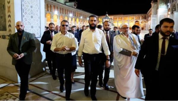 انفجارات قرب مقر إقامة ماكرون في دمشق قبيل محادثاته مع الشرع