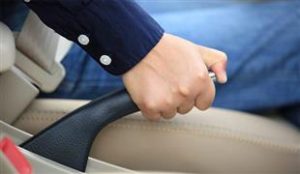 عطل بسيط قد يترك سيارتك تتحرك وحدها