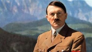 صورة هتلر في طفولته تشعل أزمة داخل مدرسة أمريكية