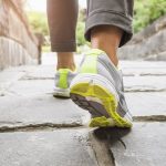 ماذا يحدث لجسمك إذا توقفت عن المشى بعد سن الأربعين؟