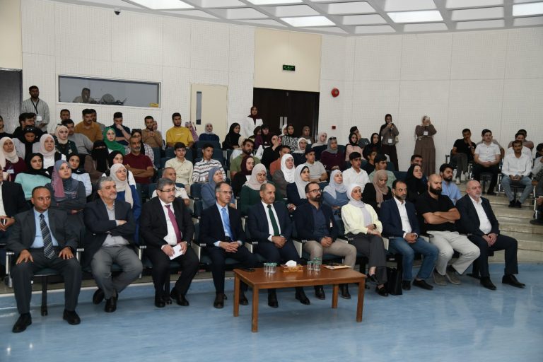 جامعة العلوم والتكنولوجيا تستعرض برنامج الزراعة الرقمية أمام طلبة الثانوية العامة
