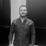 “قال لزوجته القبر اللي بحد قبر بنتي إلي” .. قصة مؤثرة لرحيل الشاب “محمد العمري” .. فيديو