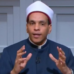 هل يجوز الدعاء لأشخاص بأسمائهم فى السجود؟