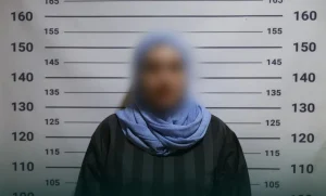 سوريا: ضبط مواطنة ظهرت في مقطع وهي تمارس السحر والشعوذة في الشارع العام – فيديو