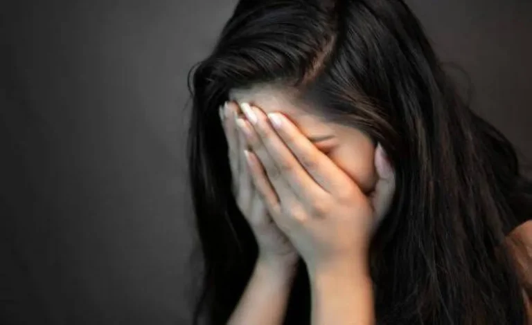 (وين العانس).. عبارة هاتفية تقود إلى المحكمة وتعويض بـ1050 دينارا