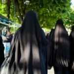 مدينة اسبانية تحظر البرقع والنقاب في الأماكن العامة