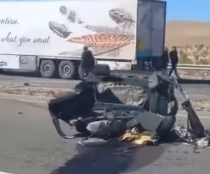 3 وفيات وإصابات بحادث سير مروع على الطريق الصحراوي – أسماء وصور