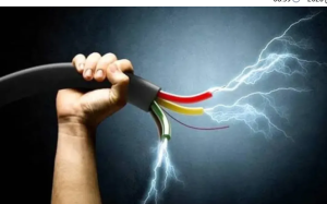 وفاة شاب إثر صعقة كهربائية