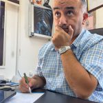 طبيب أردني يسخر من تناقضات المرضى: ندخّن ونأكل الدهون بلا خوف .. ونخشى الأعراض الجانبية للدواء!