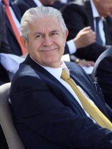 في يوم المعلم العالمي .. كرامة المعلم محفوظة براية الوطن
