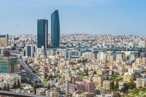 موديز تكشف توقعاتها للاقتصاد الأردني.. النمو إلى 3% والدين يتراجع