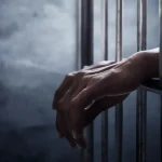 مشروع قانون التنفيذ 2026 يوسّع منع السفر والحجز على أموال المدين ويتيح السوار الإلكتروني